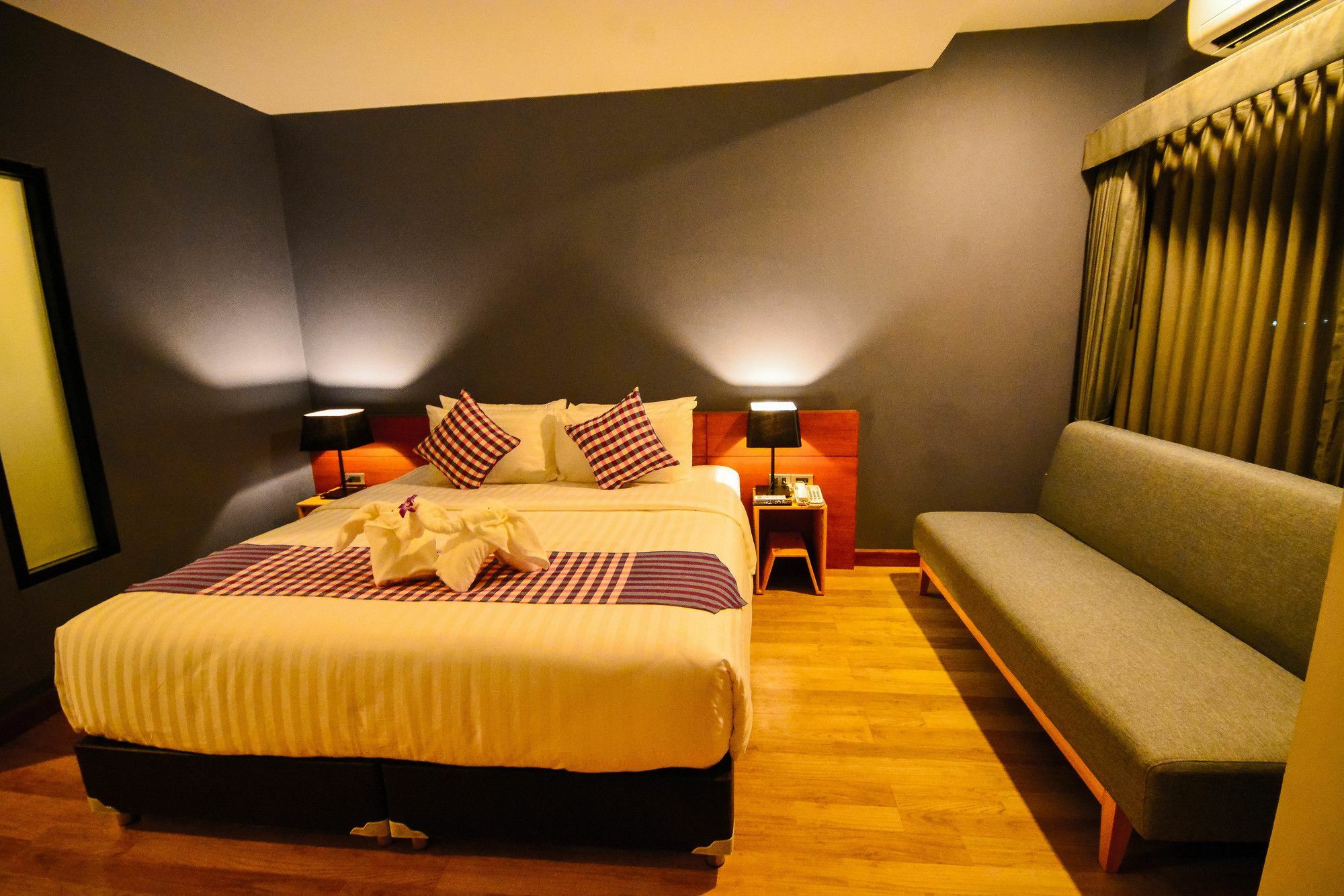 Comet Hotel Surat Thani Luaran gambar